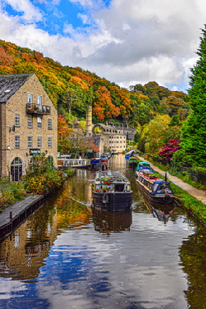 Rochdale Canal, Hebden Bridge looking to The Smithery